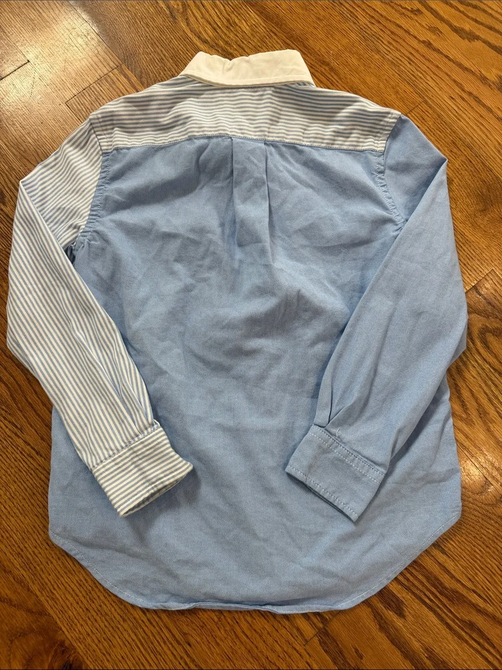 Boy’s Ralph Lauren Button Up Shirt. Size Small 8. Like New Condition.